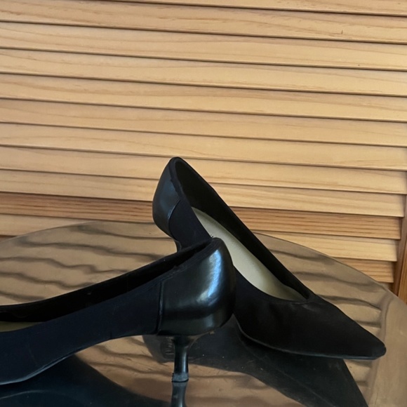 ELLEN TRACY SLIP ON SHOES - Picture 2 of 3